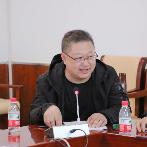 甘为时代唱大风